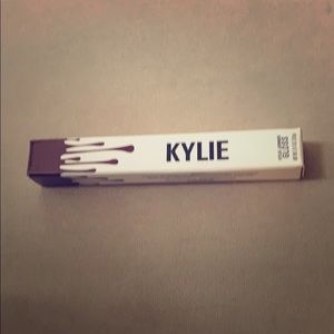 Kylie Jenner Gloss